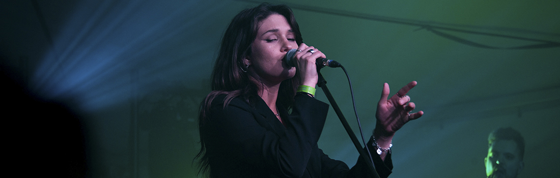 1on1 Hindustani (North Indian) Classical Singing: Learn the art of Hindustani classical singing with personalized 1-on-1 lessons. Master ragas, rhythms, and vocal techniques.