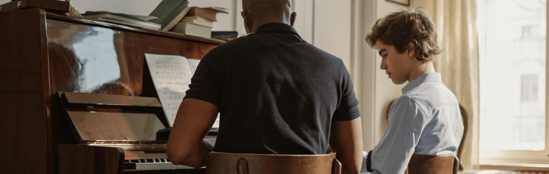 Piano: Nivel Uno: Únete a la clase de piano en vivo online para principiantes de Natalie y aprende teoría musical, lectura de notas y más. ¡No necesitas experiencia!